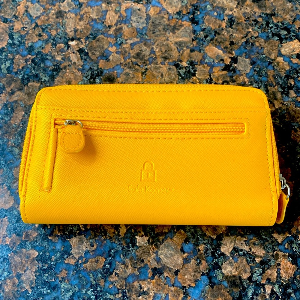 Mundi Safe-keeper wallet